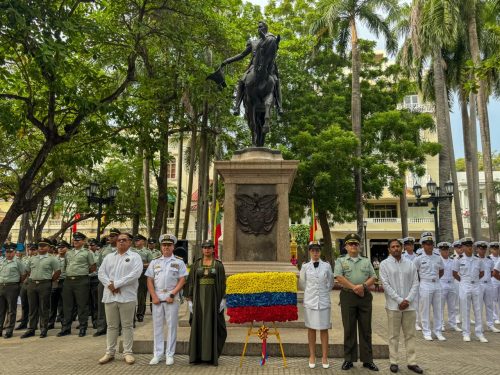 desfile del 20 de Julio en Cartagena recorriendo el Centro Histórico