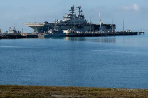 Marines de EE. UU. regresan a Japón después de misión en Medio Oriente