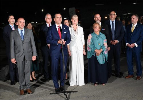 ALT:
US delegation arrives in Cali for Abelardo De La Espriella inauguration